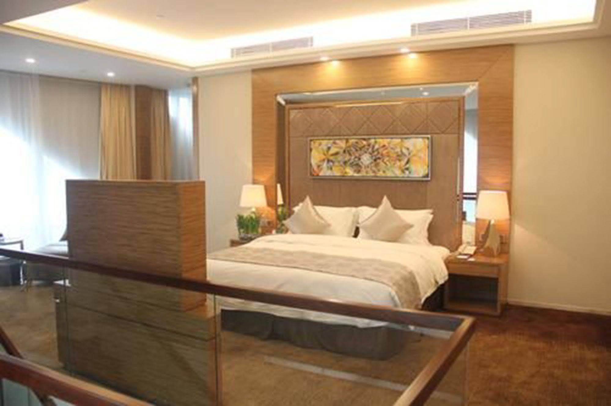 Shenzhen Baoan Plus Gems Cube Hotel المظهر الخارجي الصورة
